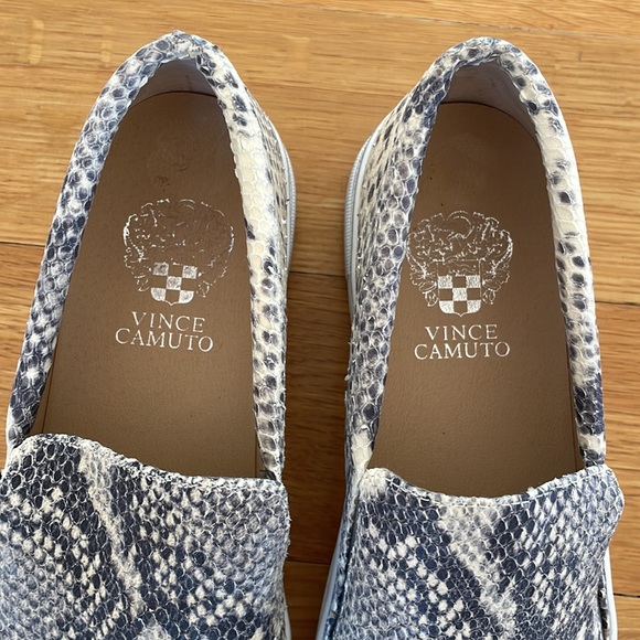 Vince Camuto snakeskin platform sneaker - Picture 3 of 3